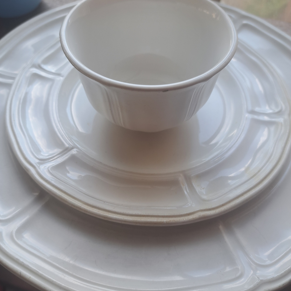 Elegant White Dinnerware Set